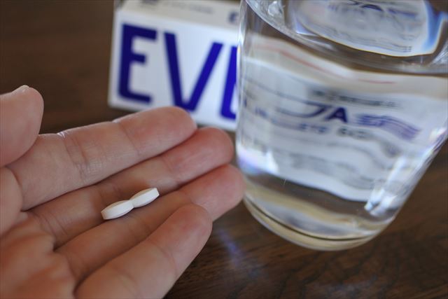 知覚過敏。昨日から。今朝は右目の奥が痛い。い..