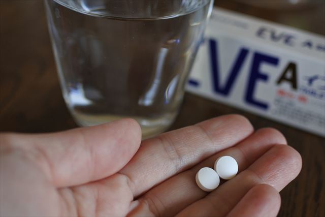 右肩が痛い。昨日ウィスキー４Ｌペットボトル持ったか..