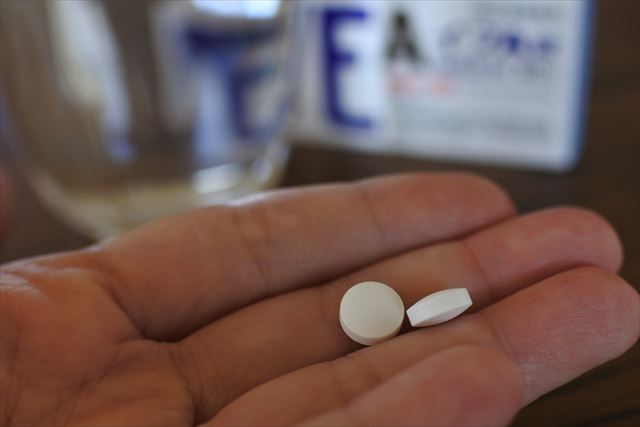 食後に頭痛がする。咀嚼筋が弱いのか。親不知を抜いた..