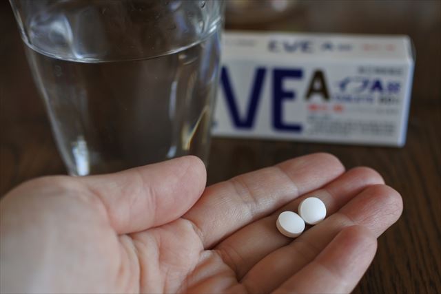 お腹が引っ込んでいる。ウエストができている。ヨガの..